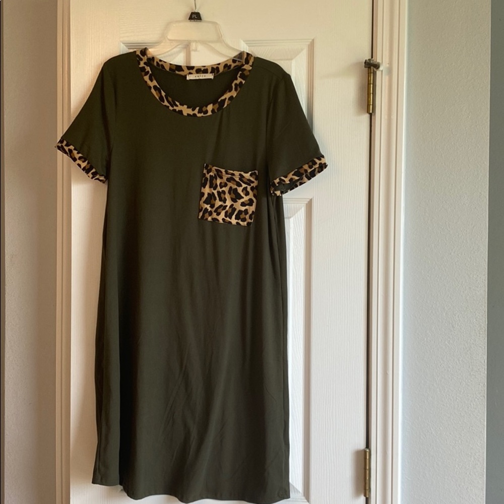 Cheetah print detail dress